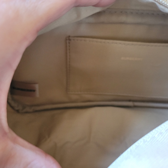 Burberry bag - Picture 9 of 17